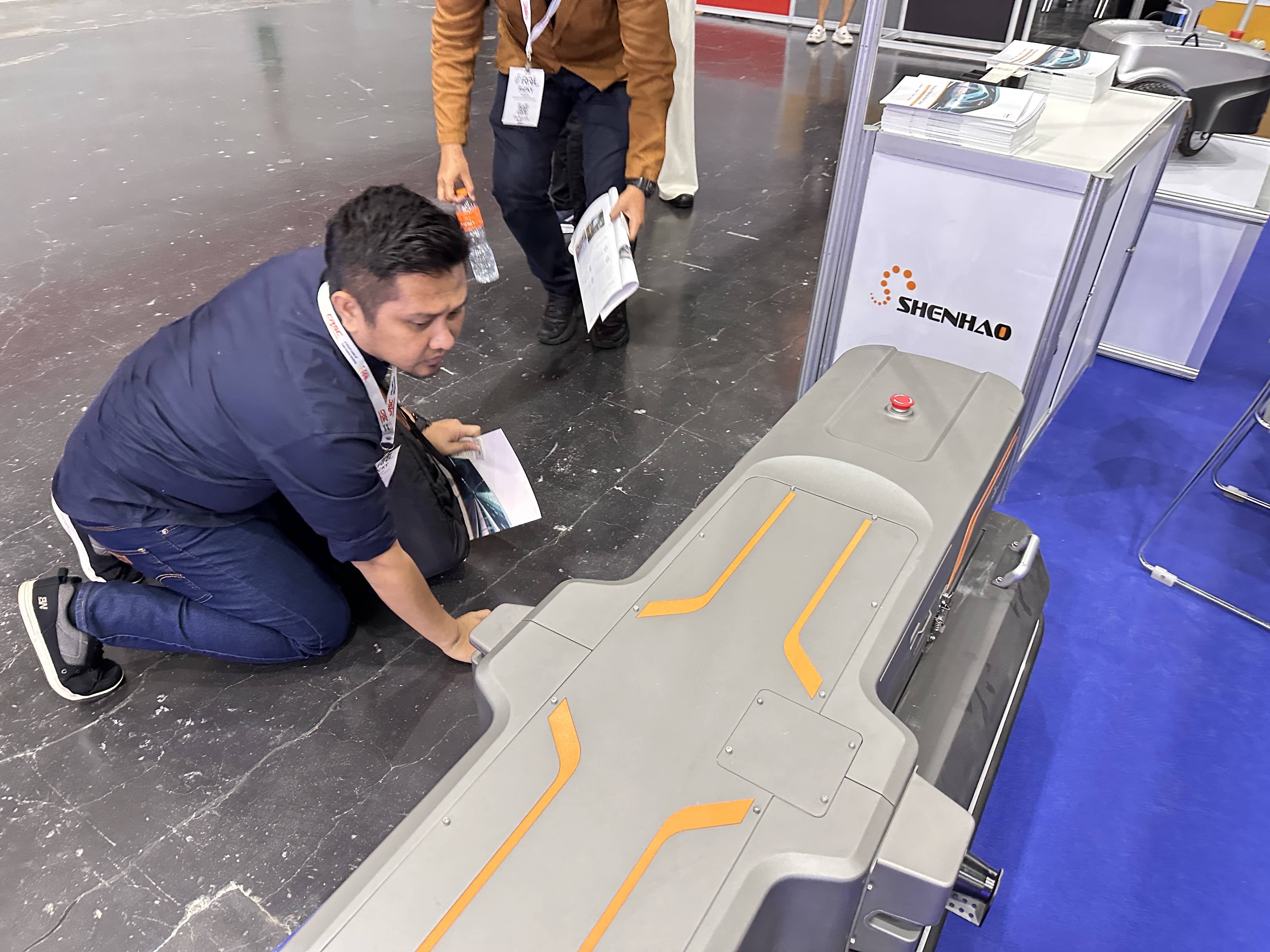 ��8ͷ�����(�й���½)-�ٷ���վ