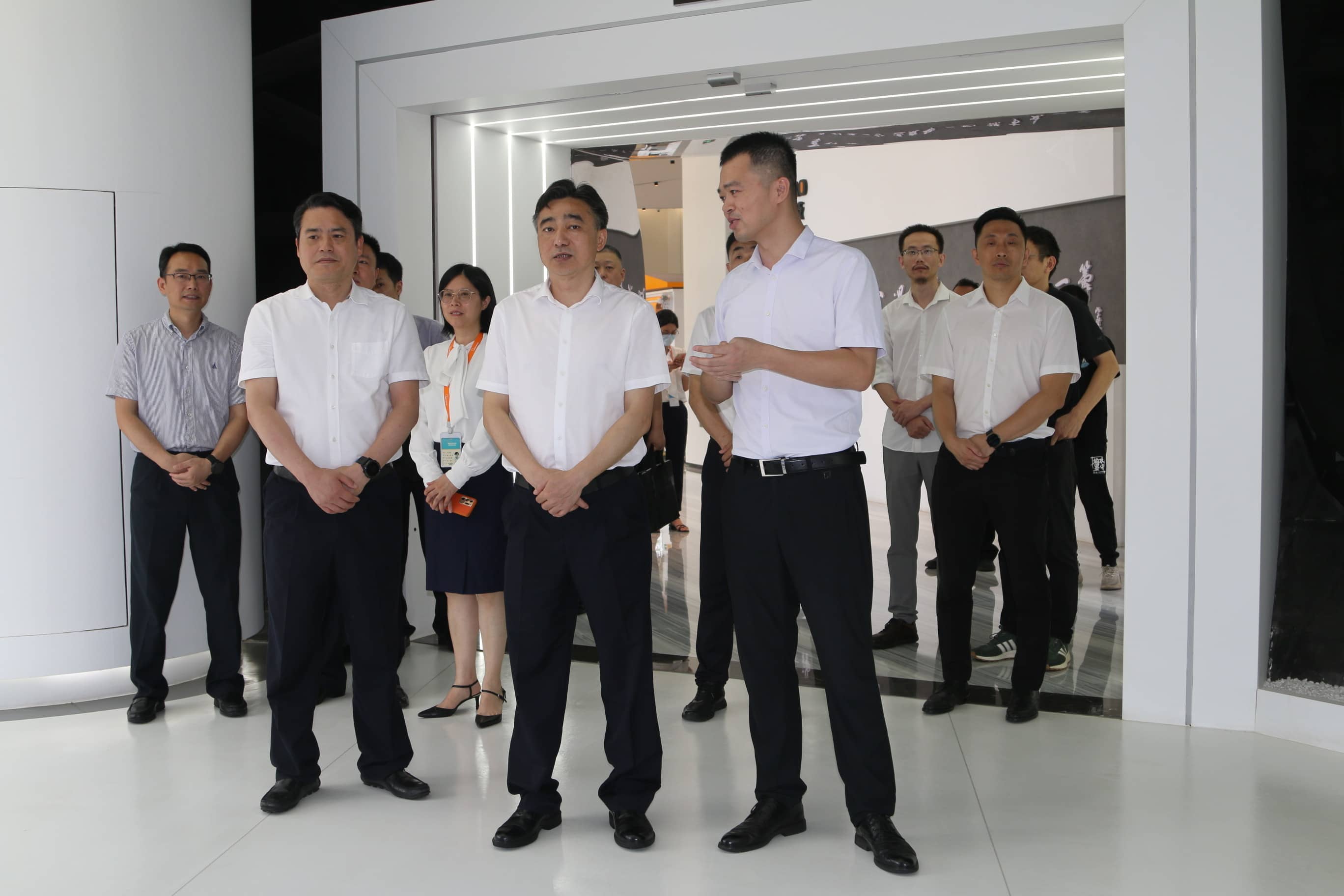 ��8ͷ�����(�й���½)-�ٷ���վ